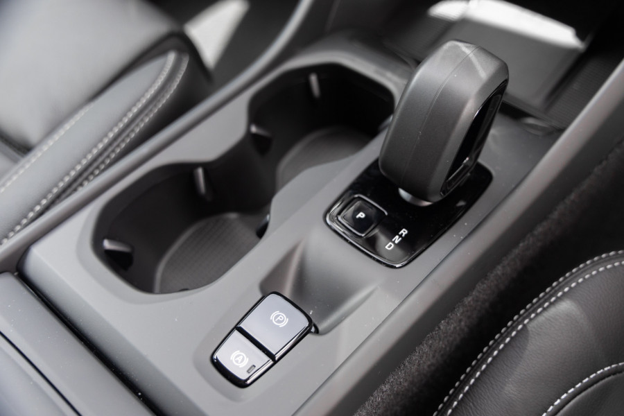 2026 Volvo XC40 XZ Plus B4 SUV