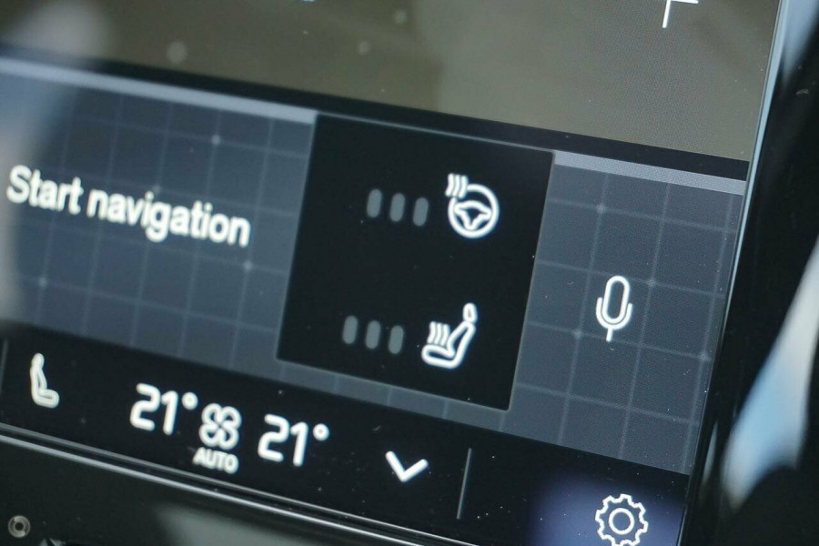 2025 Volvo XC40 XZ Plus B4 SUV Image 11