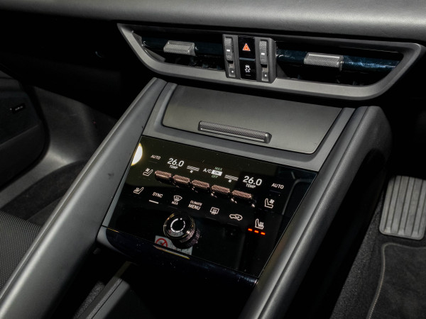 2025 Porsche Macan SUV image 29