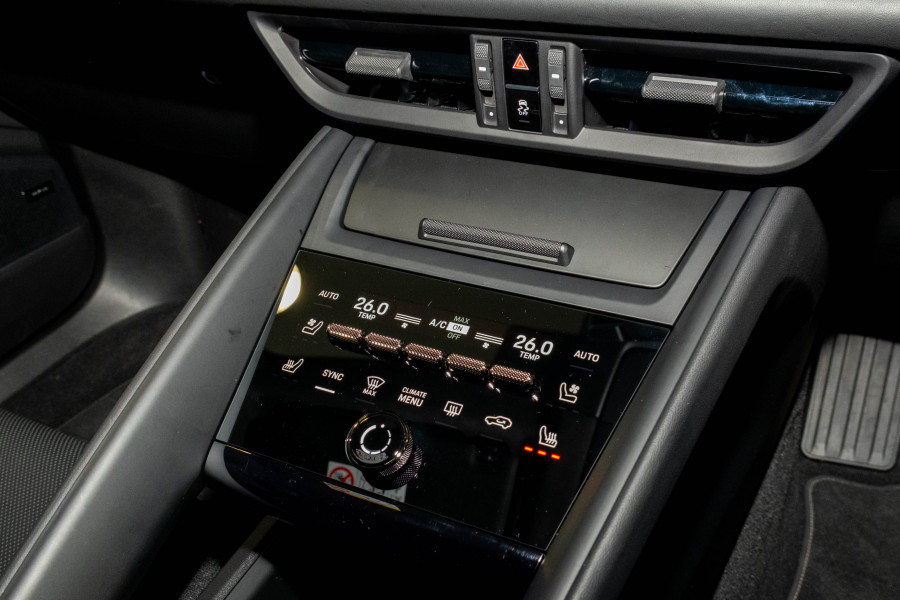 2025 Porsche Macan SUV