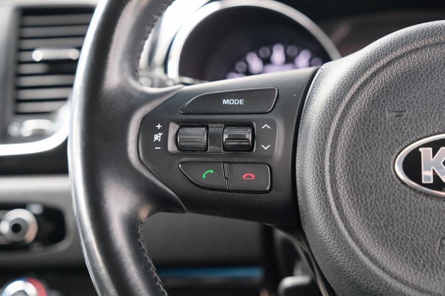 2017 MY18 Kia Carnival YP SLi Van Image 15