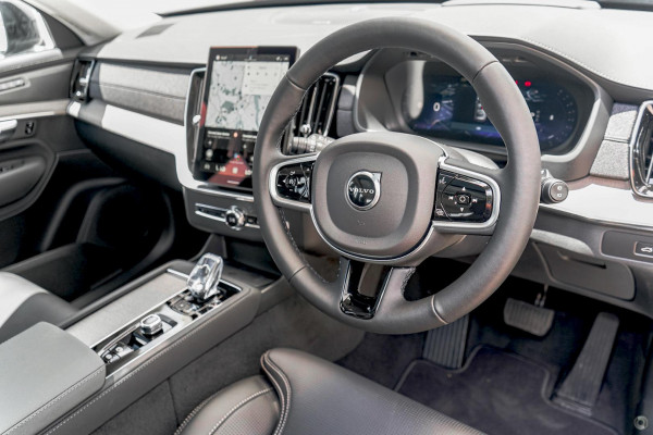 2026 Volvo XC90 L Series Ultra B5 Dark SUV Image 5