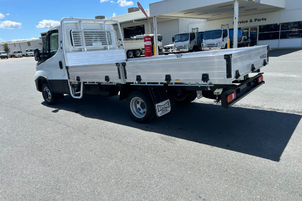 2024 MY20 Iveco Daily E6 Daily Cab Chassis Tray Dropside Image 5