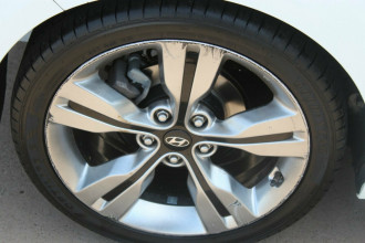 2012 Hyundai Veloster FS + Coupe Hatchback image 12