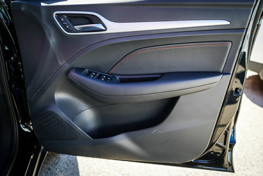 2024 MG ZST S13 Essence SUV Image 15