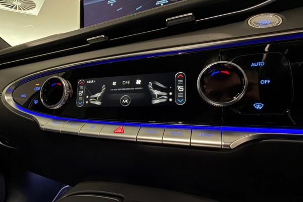 2024 Genesis GV70 JK.V2 3.5T AWD Sport SUV Image 15