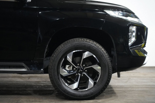 2025 Mitsubishi Pajero Sport Exceed SUV Image 5