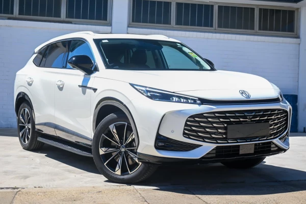 2025 MG HS AS33 Essence Hybrid SUV Image 1