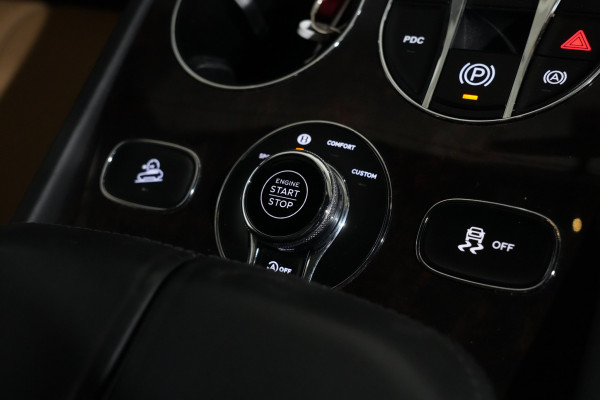 2016 Bentley Bentayga SUV image 15