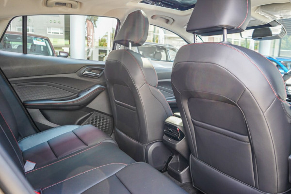 2024 MG MG5 AP32 Essence Sedan Image 2