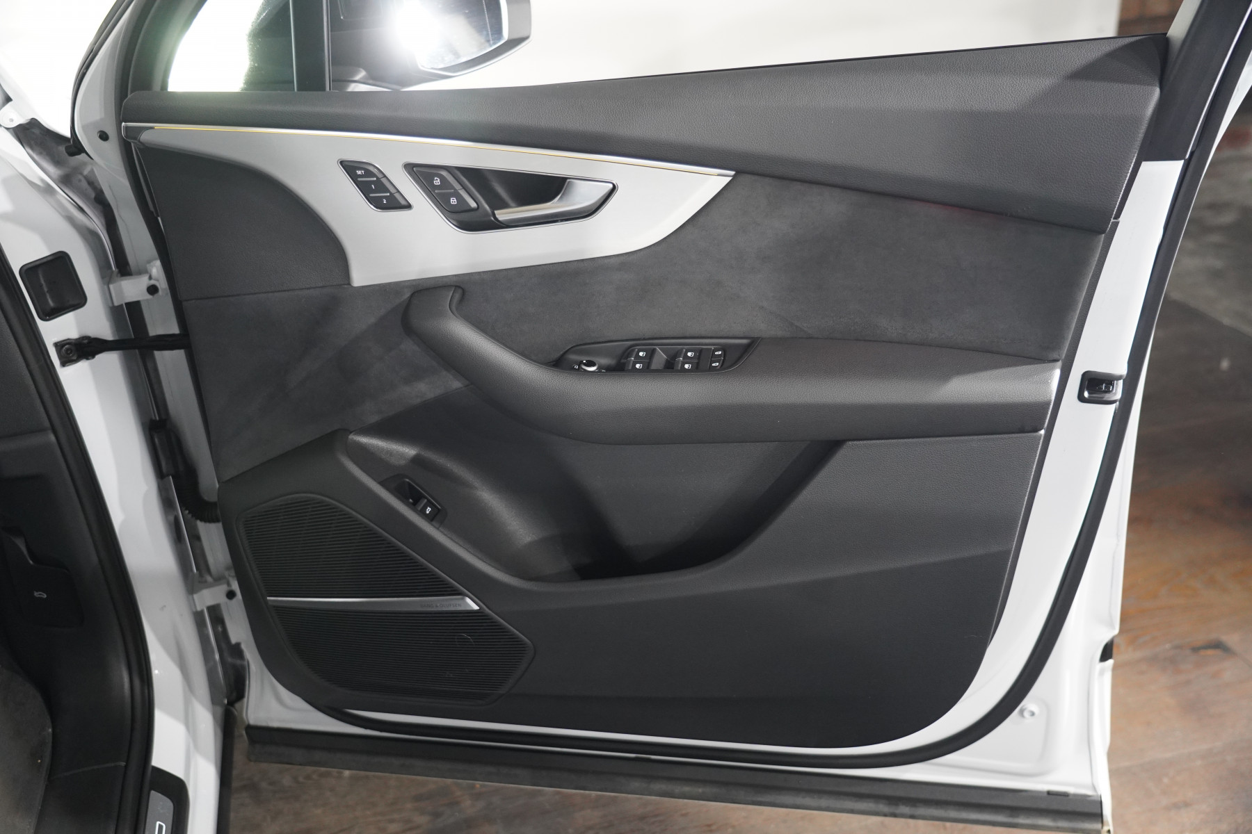 2023 Audi Q7 55 Tfsi S Line Quattro Mhev SUV Image 35