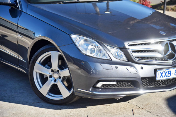 2010 Mercedes-Benz E-Class C207 E250 CGI Elegance Coupe Image 2
