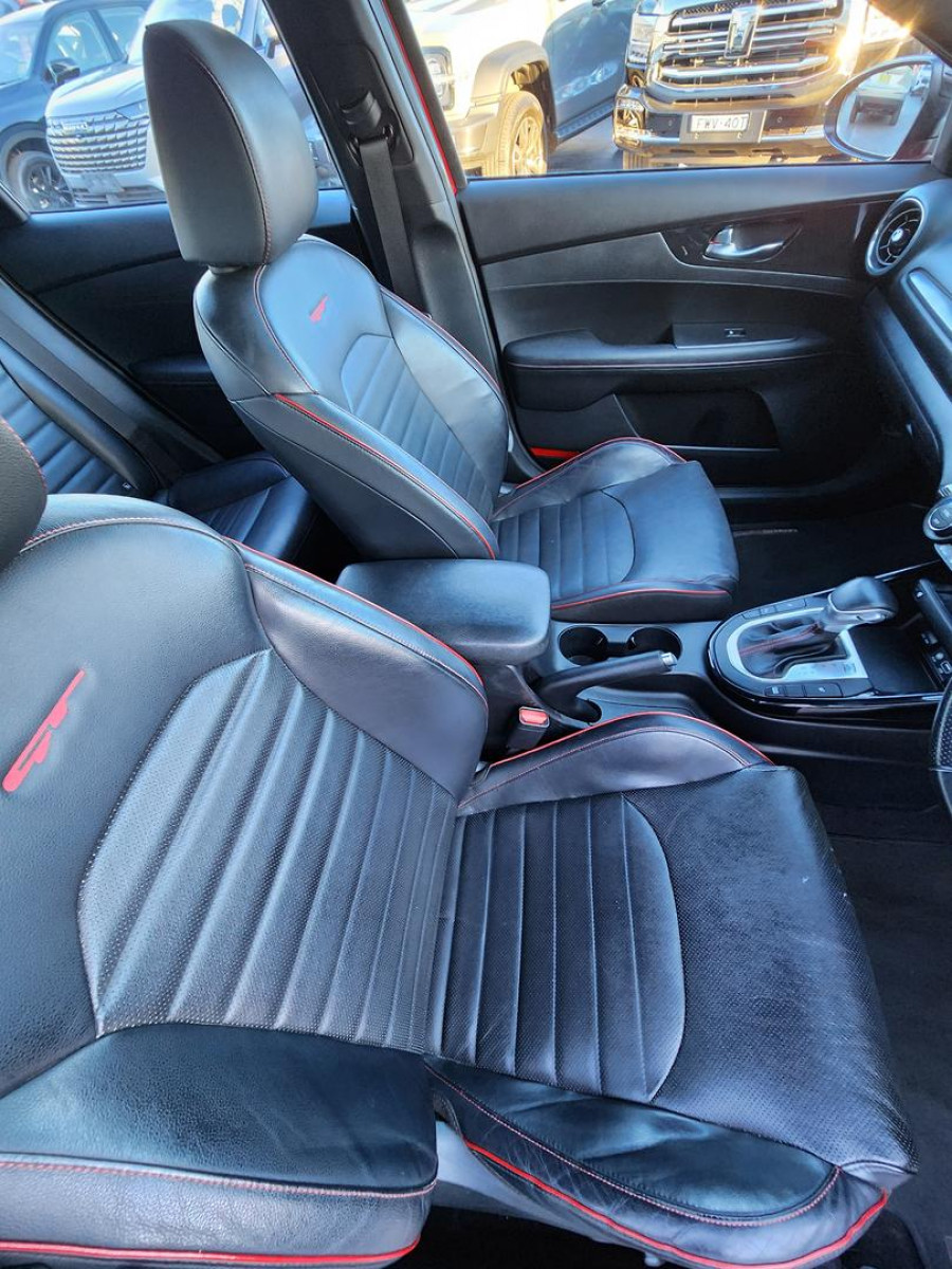2020 MY1  Kia Cerato BD GT Hatch Image 10