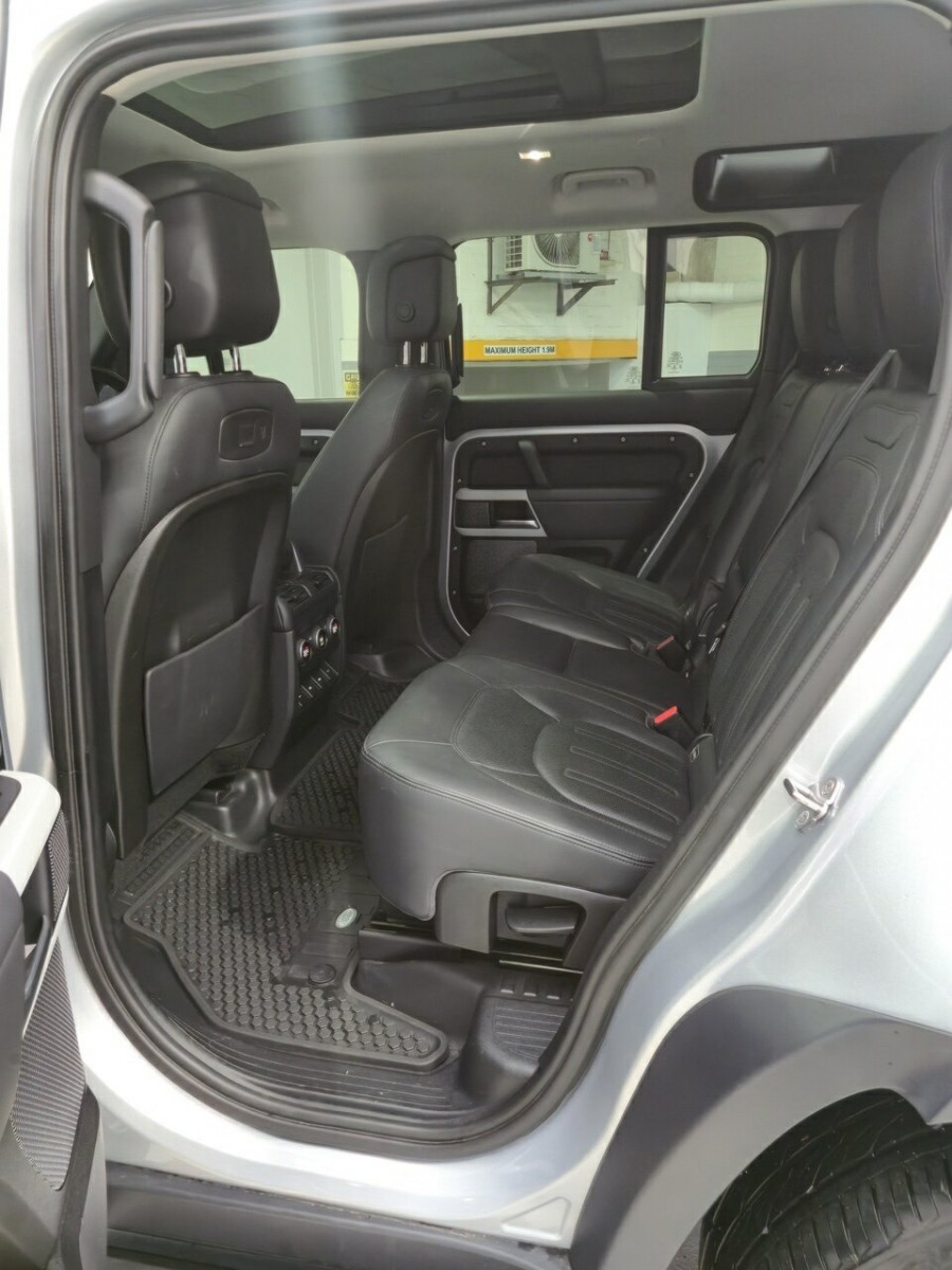 2020 Land Rover Defender L663 HSE SUV Image 21