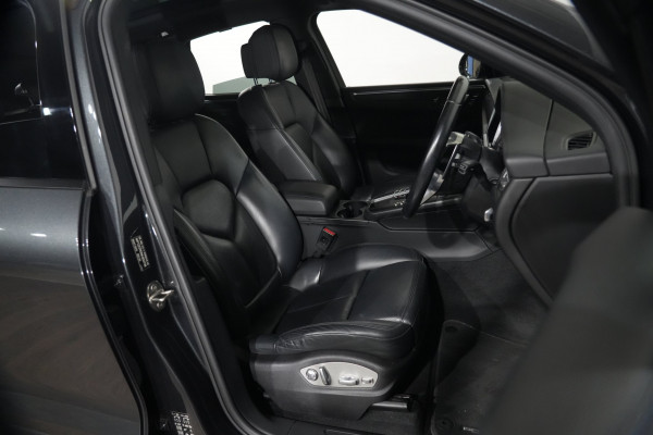 2021 Porsche Macan SUV image 27