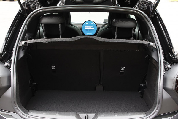 2026 MINI Cooper F66 C Favoured Hatch image 7