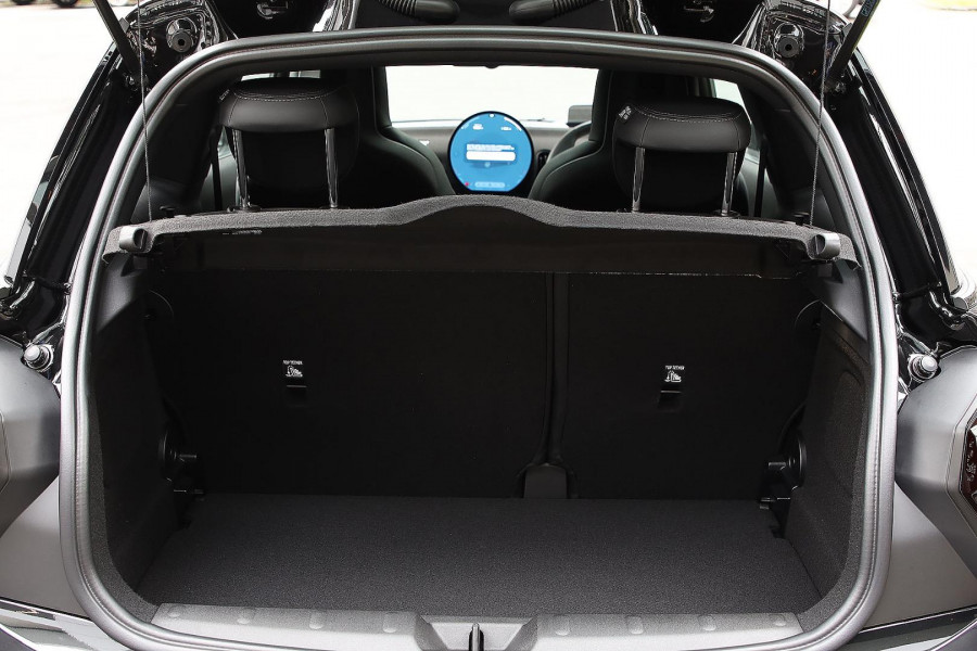 2026 MINI Cooper F66 C Favoured Hatch