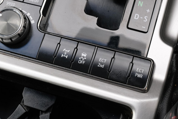 2015 MY13 Toyota LandCruiser VDJ200R GXL SUV Image 17