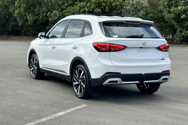 2025 MG ZS Essence SUV