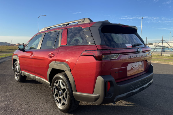 2026 Subaru Outback  7GEN AWD Touring SUV Image 6