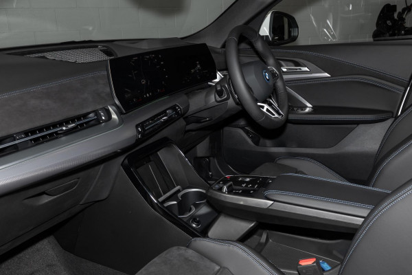 2024 BMW iX2 U10 xDrive30 M Sport SUV image 8