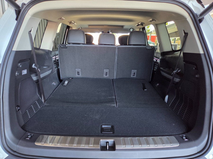 2026 MY25 LDV D90 Executive Wagon Image 12