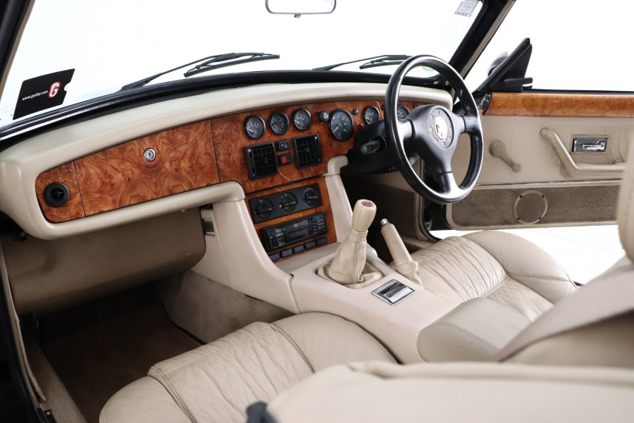 1996 MG RV8 Rover Coupe Image 15