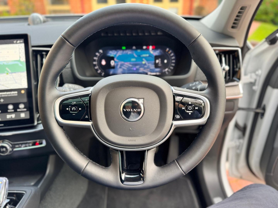 2026 Volvo XC90 L Series Ultra B5 Dark SUV Image 16