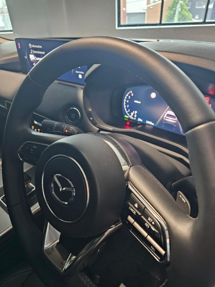 2025 Mazda CX-80 KL D50e GT SUV Image 8