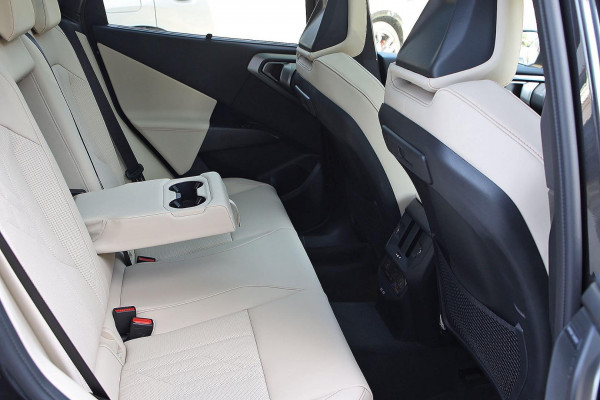 2025 BMW X3 G45 30e xDrive SUV image 7