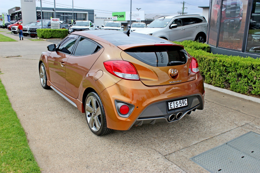 2012 Hyundai Veloster FS2 SR Turbo Coupe Image 6