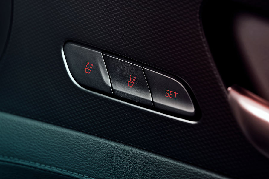 Integrated memory seat
