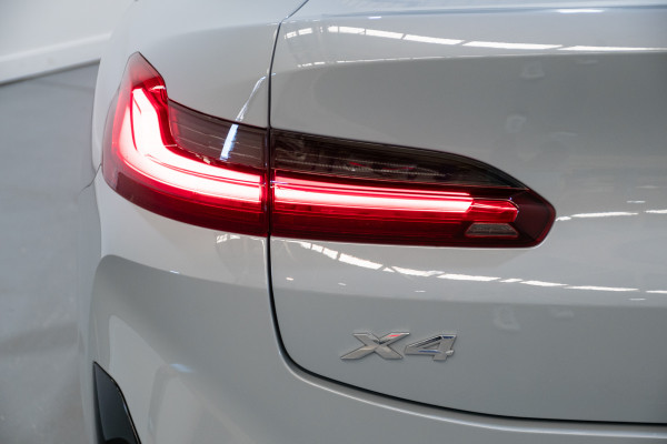 2022 BMW X4 xDrive30i M Sport SUV image 10