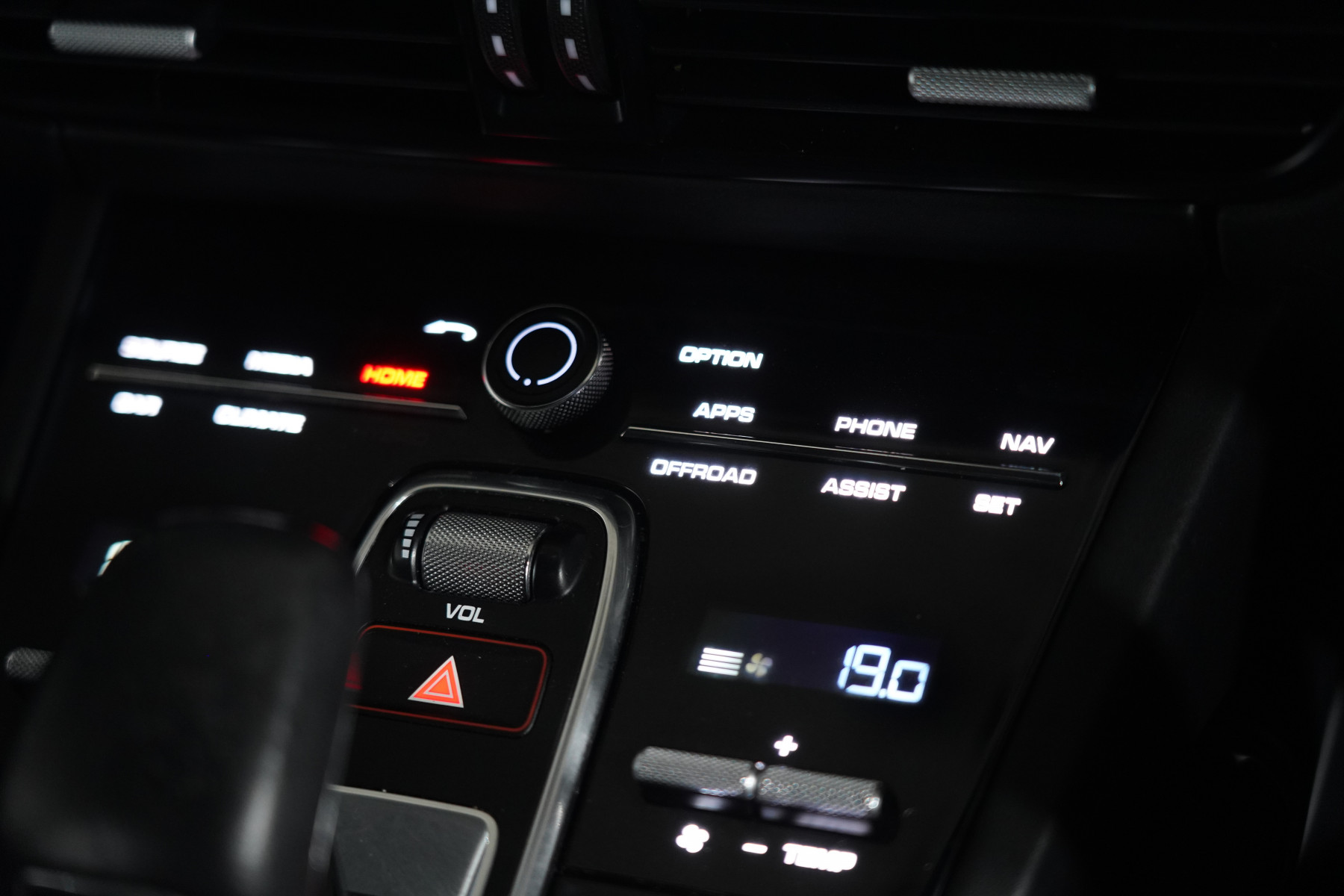 2019 Porsche Cayenne Turbo SUV Image 18