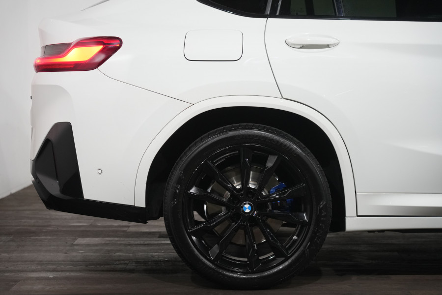 2022 BMW X4 xDrive30i M Sport SUV Image 6