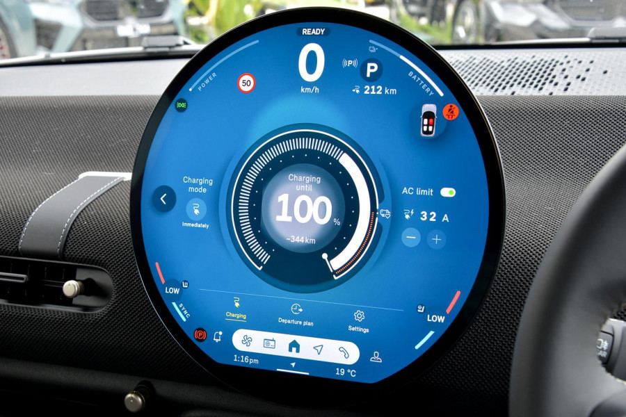2026 MINI Cooper J01 SE Favoured Hatch