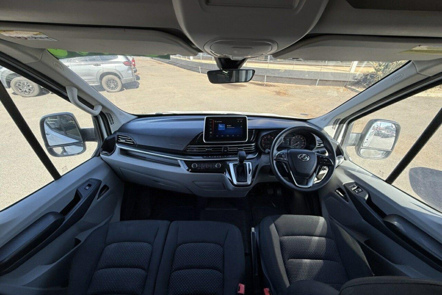 2021 LDV Deliver 9  11-Seat Bus Image 21