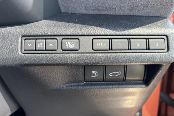 2024 Lexus LBX MAYH10R Sports Luxury SUV Image 20
