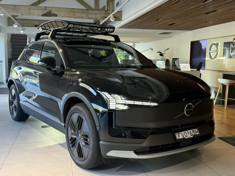 2026 Volvo EX30 Cross Country  Ultra Twin Motor Performance SUV Image 2