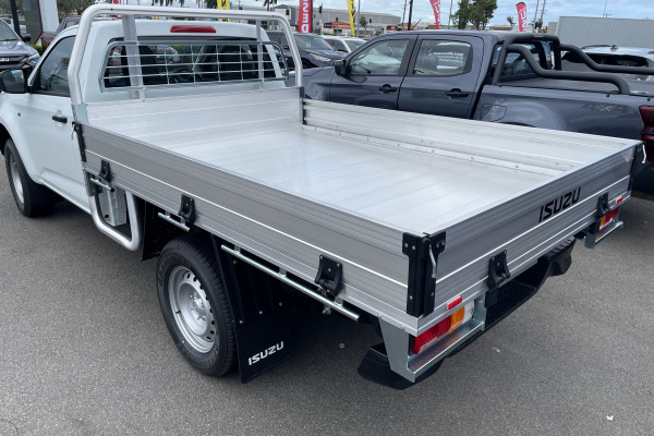 2026 MY25.5 Isuzu D-MAX RG SX High Ride Cab Chassis Image 4