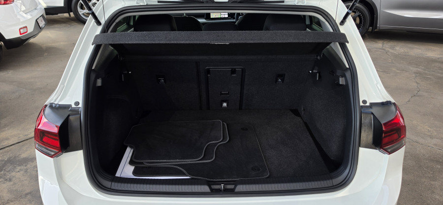 2023 Volkswagen Golf 8 110TSI Life Hatch Image 12