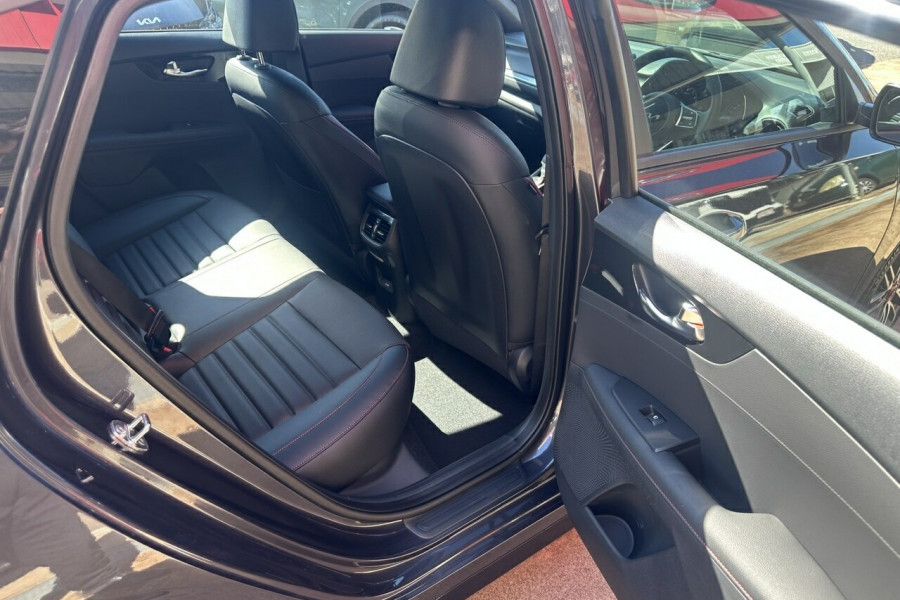 2024 Kia Cerato BD GT Hatch Image 27