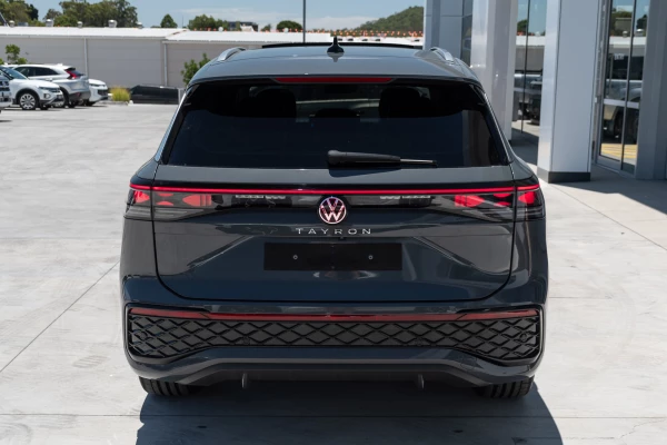 2025 Volkswagen Tayron R4 195TSI R-Line SUV Image 5