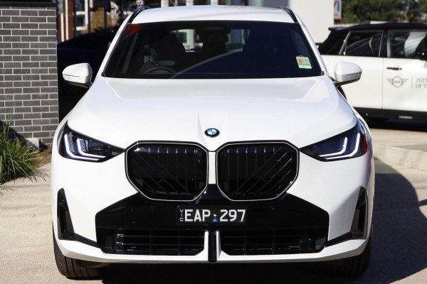 2025 BMW X3 G45 20 xDrive SUV image 3