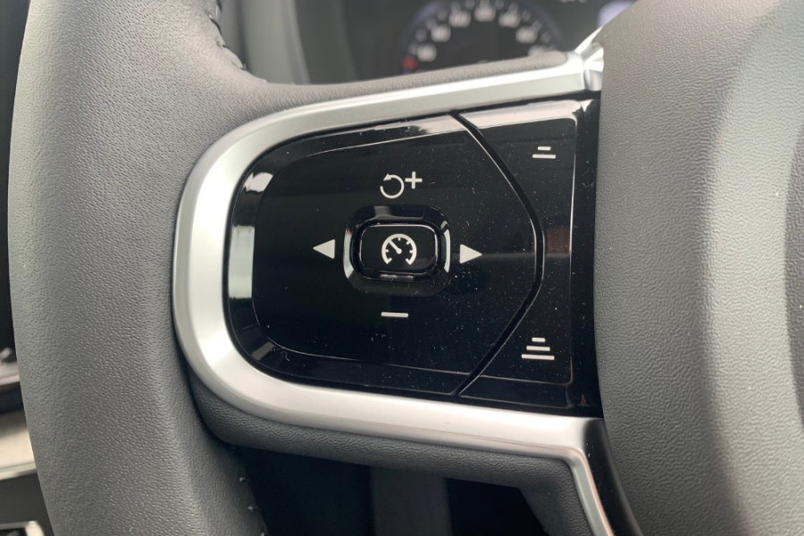 2020 Volvo XC60 UZ D4 Inscription Suv Image 6