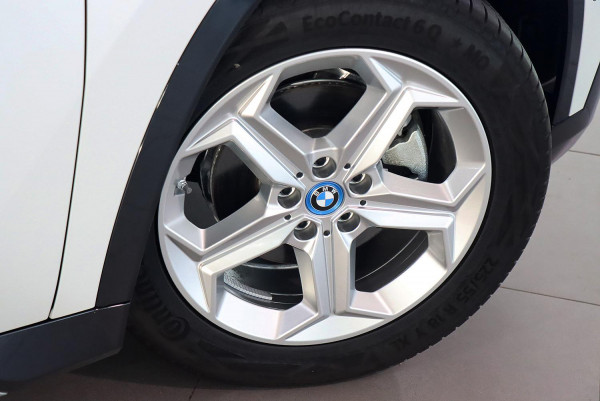 2024 BMW iX1 U11 eDrive20 xLine SUV image 9