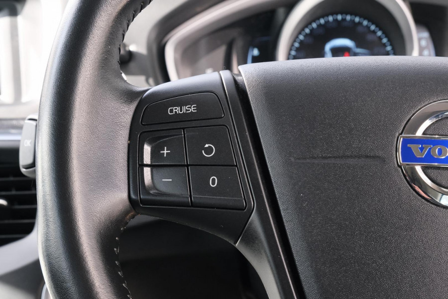 2015 MY16 Volvo V40 M Series T3 Kinetic Hatch Image 14