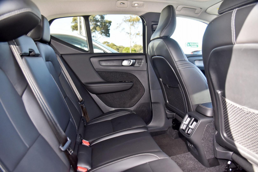 2025 MY26 Volvo XC40 XZ Plus B4 SUV Image 9