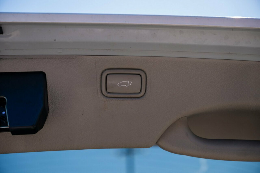 2017 MY18 Kia Carnival YP Platinum People Mover Image 9
