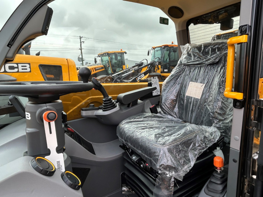 2026 JCB TELEHANDLER - AG Telescopic Handler Image 6